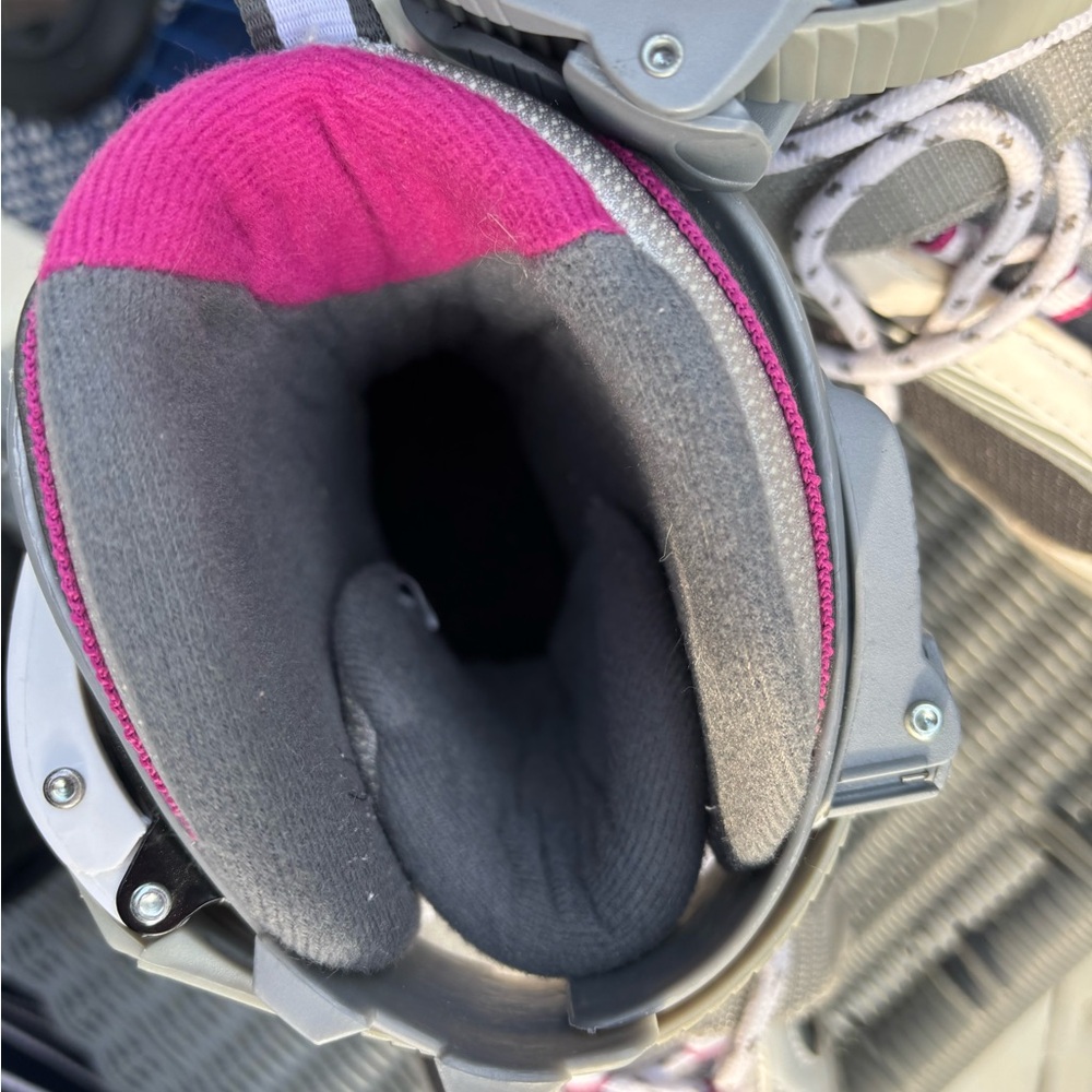 Blade Runner Pro Size 7  Pink and gray 80mm Wheel size USED - Picture 2 of 11